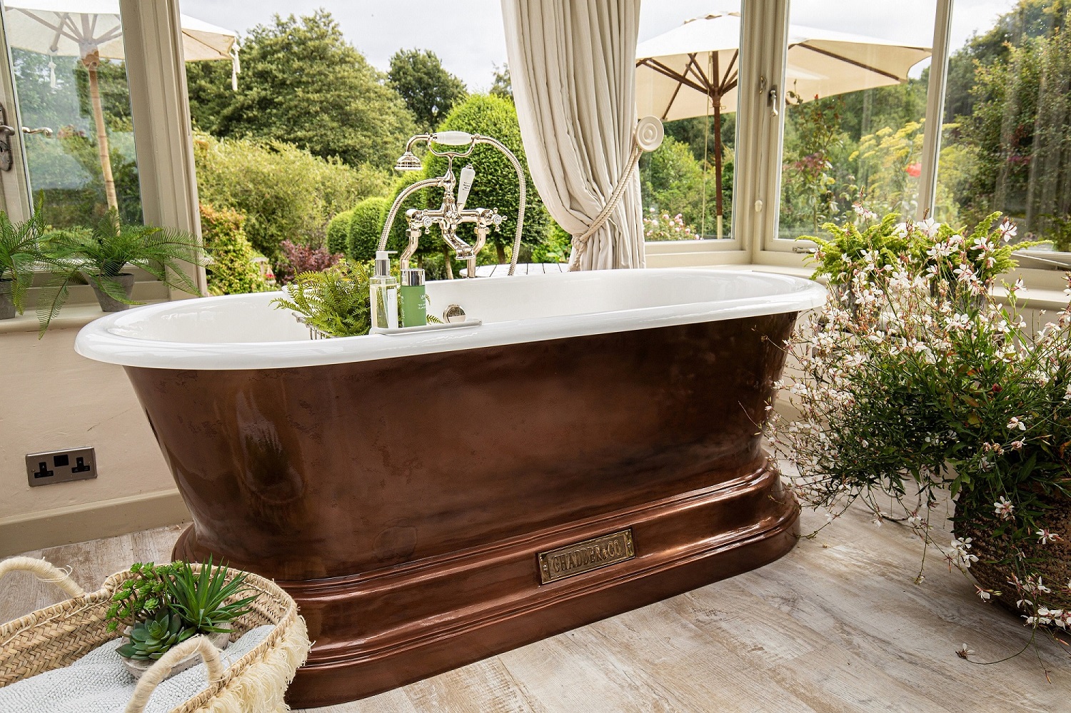 copper-bath-bathrooms-bathtub-tub-freestanding-bath-