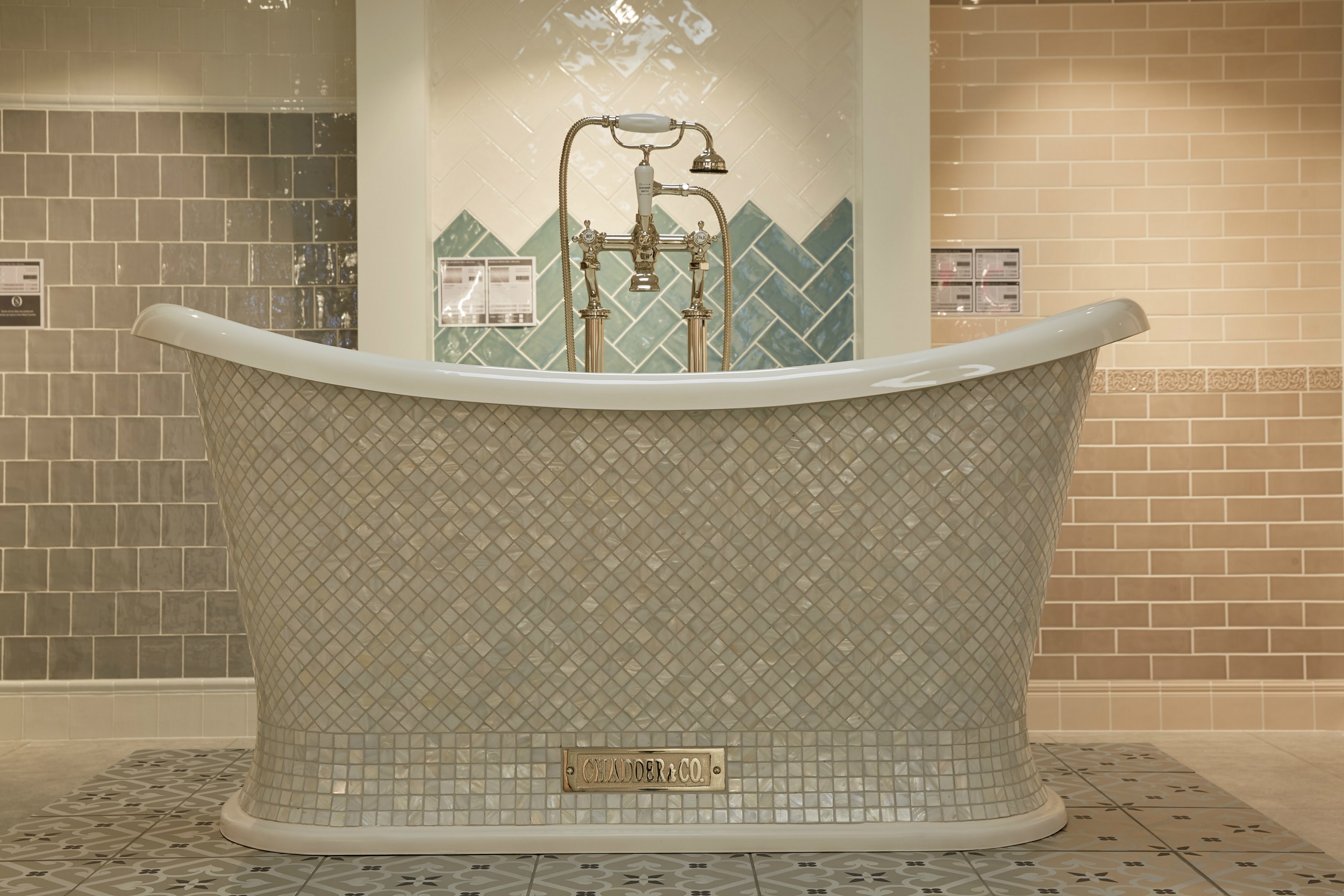 luxury-mosaic-bath-mother-of-pearl-crystal-nickel-jpg2
